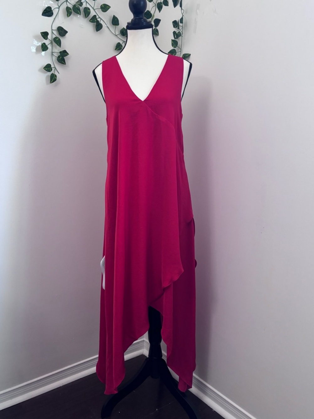 NWT! BCBGMaxAzria Sleeveless Asymmetrical V-Neck Dress in Fuchsia/ Red Size XS
